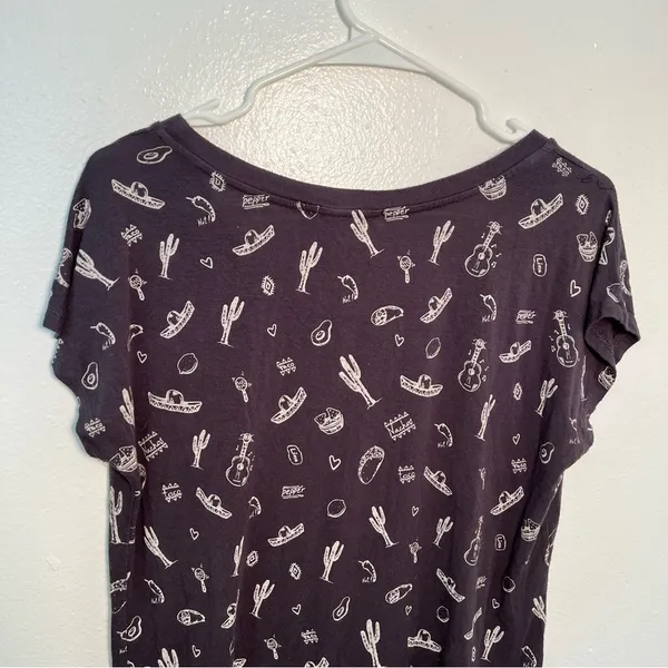 Pleione‎ Women's Size Small T-Shirt Gray Scoop Neck Southwest Sombrero Chips - Image 8