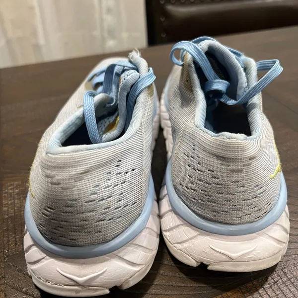 Hoka cavu 2 light blue running shoes 8 women - Image 4