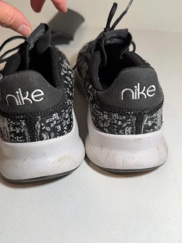 Nike Air Zoom Pegasus black & white sneakers Size US 8.5 - Image 4