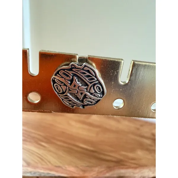 Haida Style Indigenous Art Pewter or Silver‎ Tone Round Lapel Pin OS - Image 2