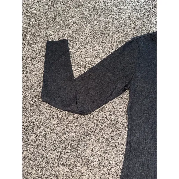 Old Navy Women's Dark Gray Ribbed Snug Long Sleeve Tee Size Medium - Image 5
