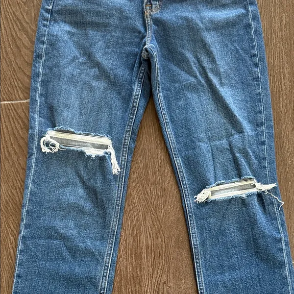 Abercrombie & Fitch Ankle Striaght Jeans - Image 4