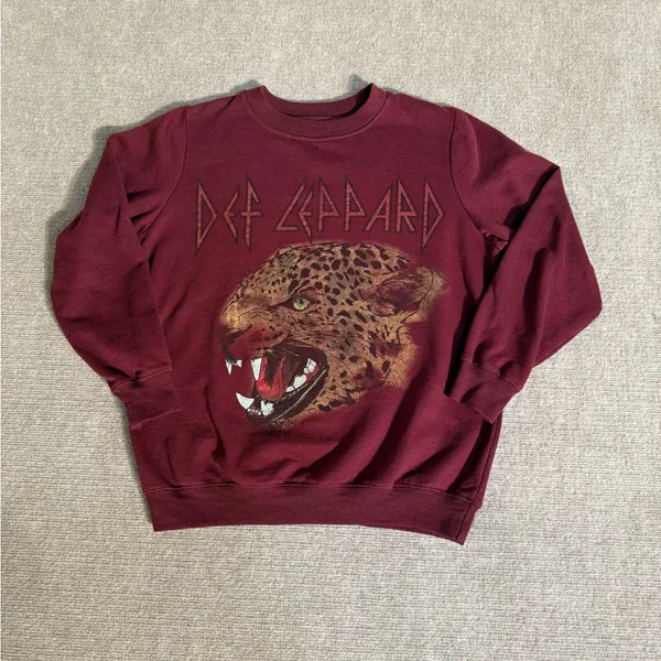 Def Leppard Women’s Maroon Band Graphic Sweatshirt Crewneck - Size Small - Image 2