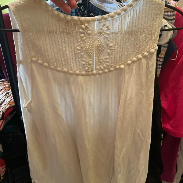 Anthro Beaded Sleeveless Bouse - Image 4