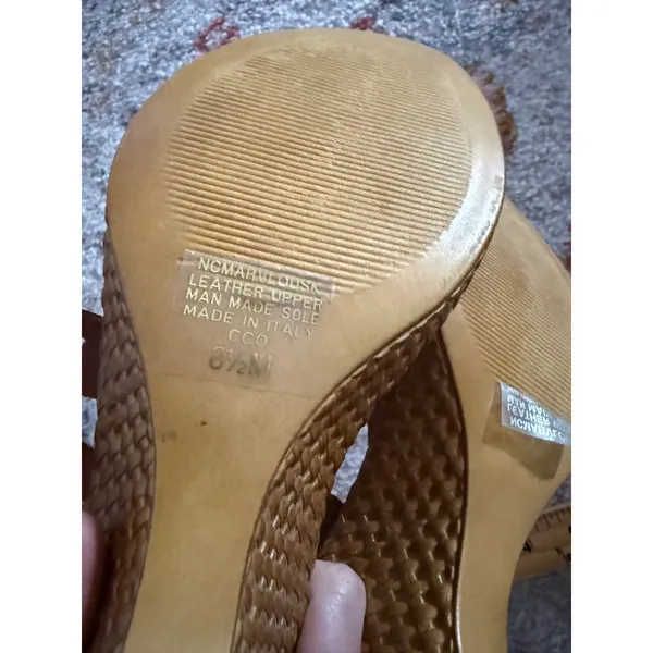 Nine‎ & Company Cognac Brown Leather Chain Strap Wedge Sandals 8.5M - Image 8