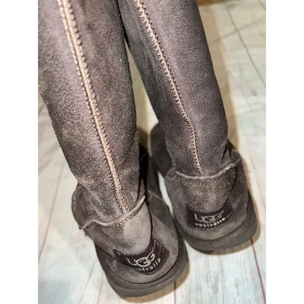Ugg boots women’s size 7 - Image 4