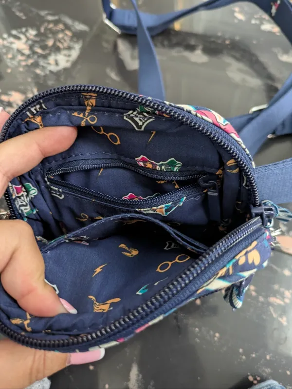 Vera Bradley Harry Potter Home To Hogwarts Crossbody Bag - Image 4