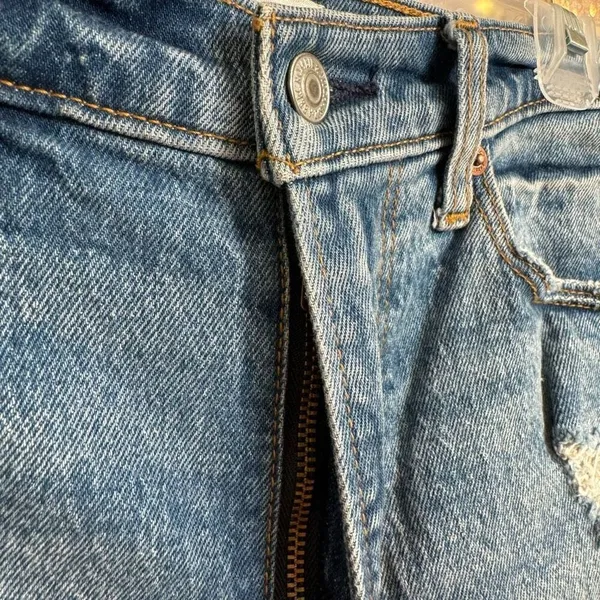 Abercrombie & Fitch Distressed High Rise Curve Love Mom Shorts 6/28 - Image 6