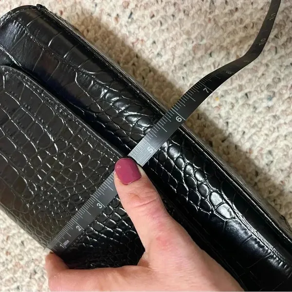 Vintage Liz Claiborne Black Vinyl Purse w front snap closure - Image 7