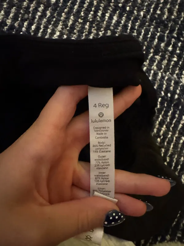 Lululemon Shorts 2.5" - Image 3