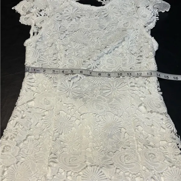 Lulu's White Floral Lace Backless Sheath Dress Size M NWT Classy, Feminine - Image 13