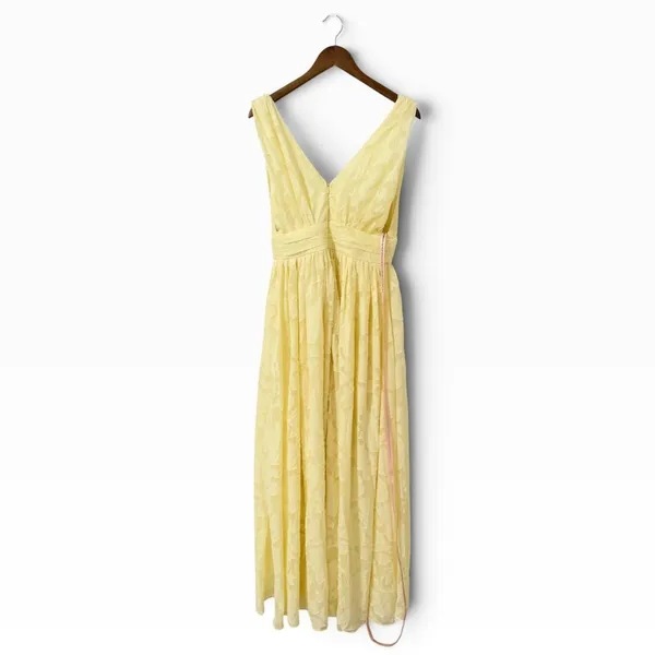 Lulus Sweet Sophistication Light Yellow Burnout Floral Maxi Dress size M NWT - Image 4
