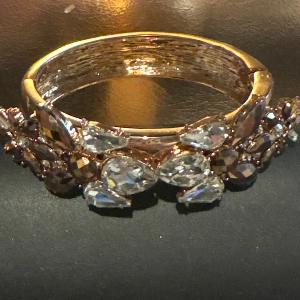 G by Gennaro Gold Tone Crystal Rhinestone Hinged Bangle Bracelet Statement - Image 4
