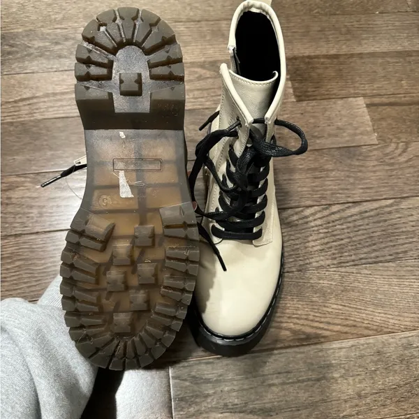 Platform boots Size 8 - Image 2
