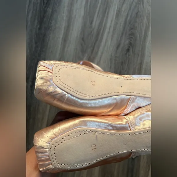 New Pointe Shoes Ballet Size 40W Pink - Image 2