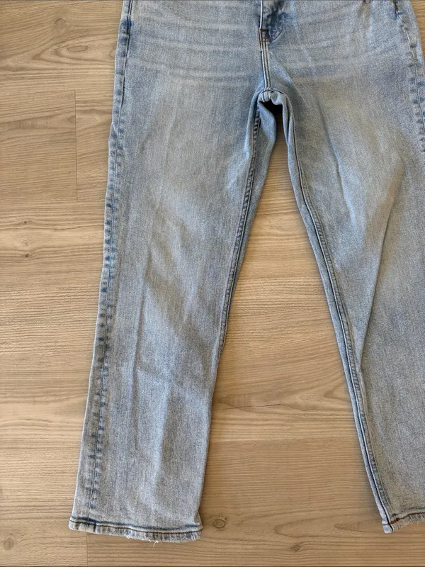 VIGOSS Light Wash High-Rise Slim Straight Jeans - Image 6