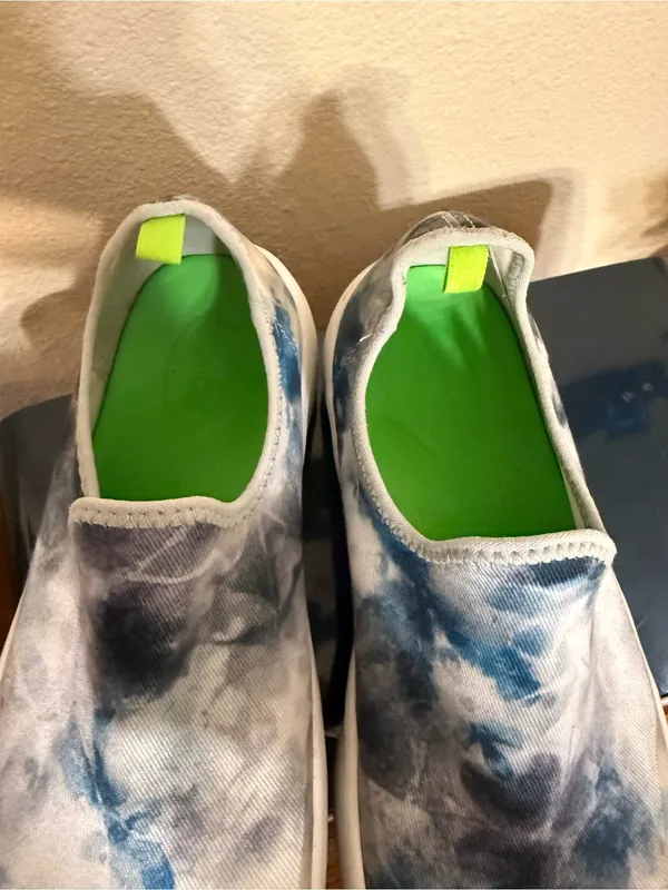 Oofos Oomg Eezee Purple/Blue Tie-Dye Slip On Shoe Women'S Size 6 - Image 5