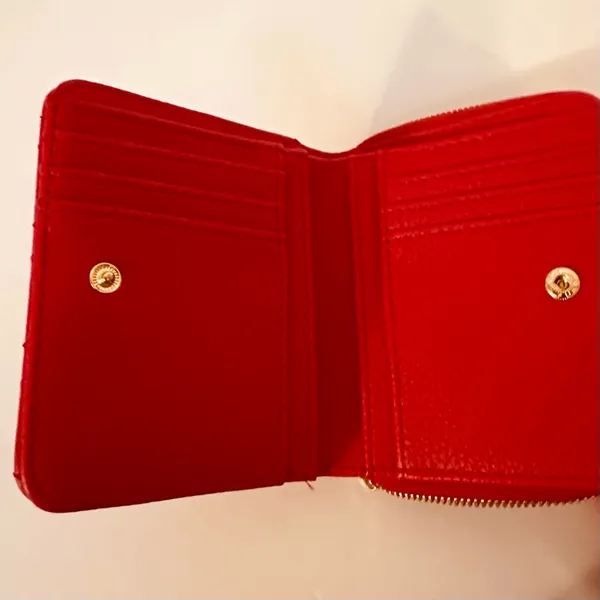 Steve Madden Red Quilted Women's Bifold Wallet w Zipper Pocket - 4” x 5” NWOT - Image 5