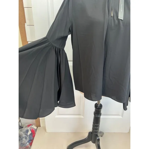 T Tahari Blouse Womens Size M Black Mock Neck Keyhole Large Bell Sleeve Chic - Image 7
