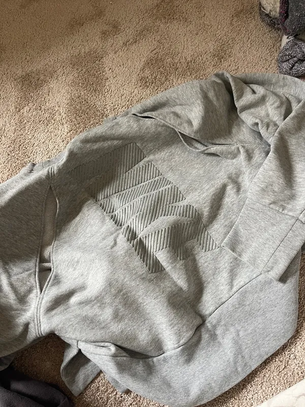 Nike cropped workout sweatshirt - Image 2