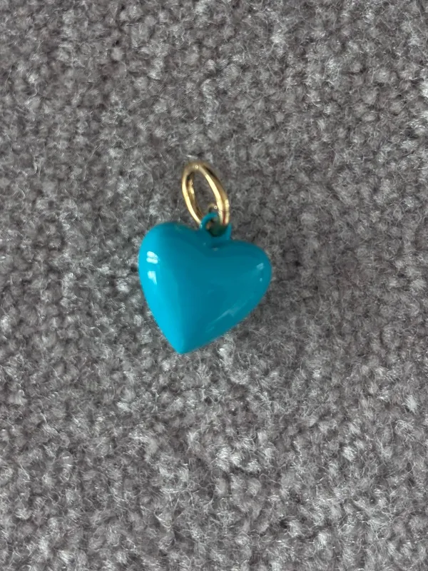 NWOT Roxanne Assoulin The Mini Puffy Heart Charm - Image 2