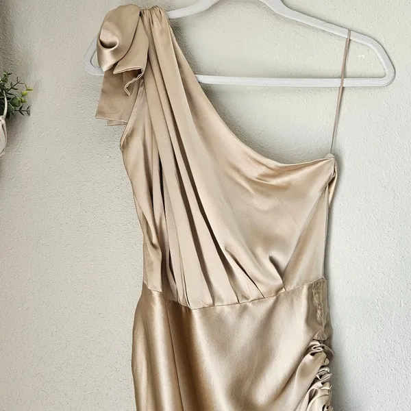 RETROFÊTE Nadia One-shoulder Ruched Stretch-Silk Satin Mini Dress Sz L Champaign - Image 6