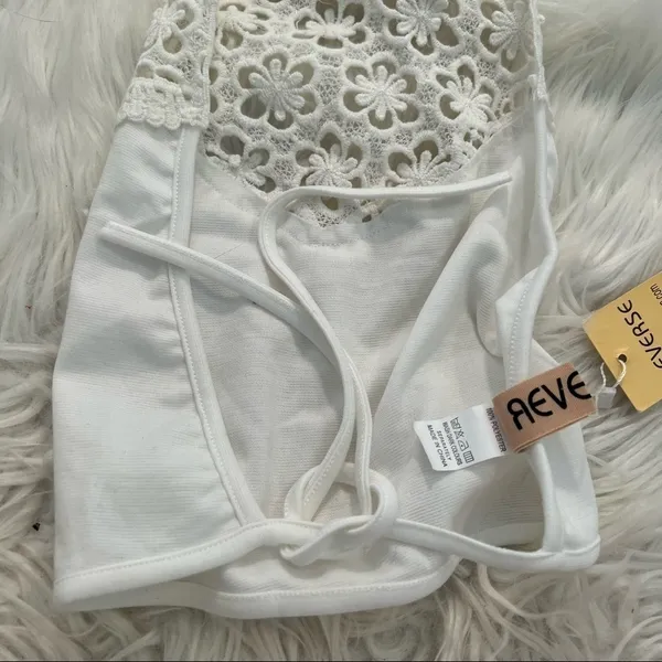 Reverse Women's Juniors Size Medium Crochet Tie Back Crop Top White Halter #9687 - Image 8