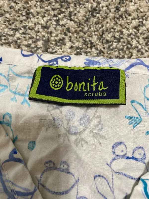 Bonita Frog Print Mock Wrap Scrub Top 🐸 Green Size M - Image 5