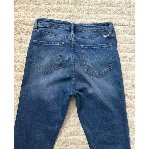 KanCan medium wash high-rise button fly cropped jeans Size 31 - Image 9