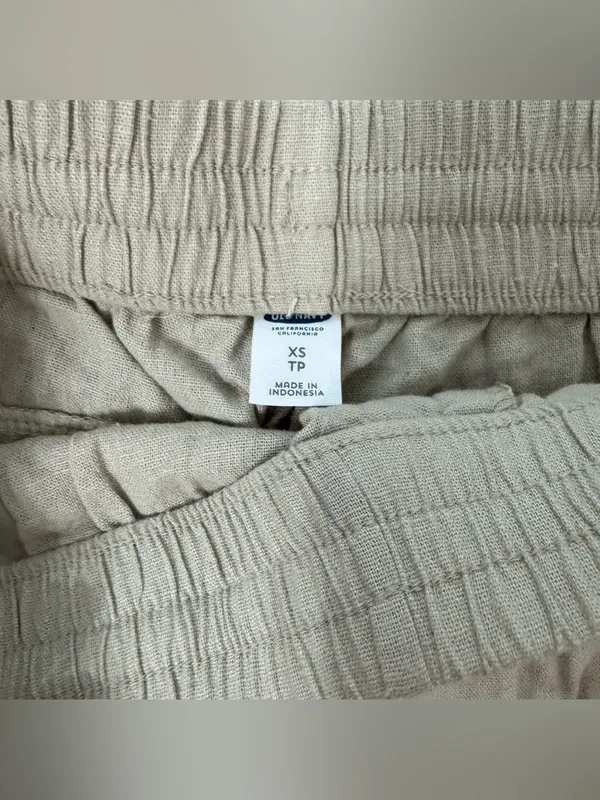 Old navy linen blend shorts. XS - Image 2