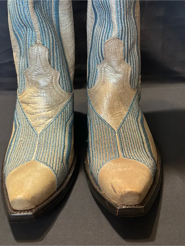 Old Gringo Women's 7.5B Metallic Silver Cowgirl Boots w/Geometric Blue Stitching - Image 4