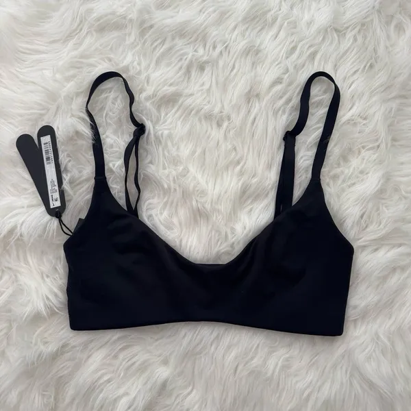 Nike Skims Matte Micro Scoop Sports Bra Obsidian Size XS - Image 2