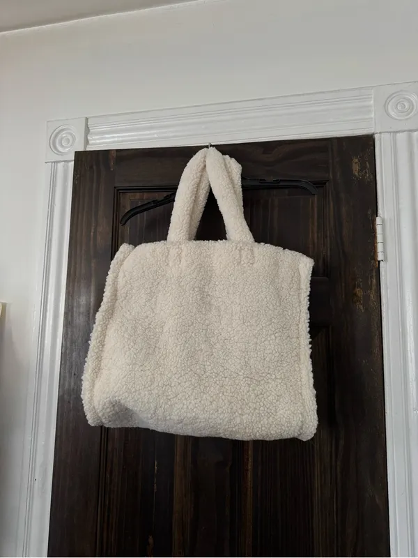 Victoria’s Secret Sherpa Tote Bag - Image 3
