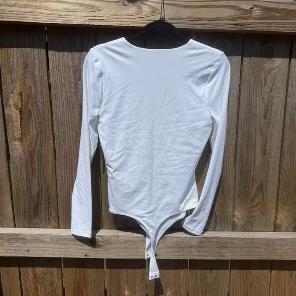Abercrombie & Fitch Soft A&F Collection White V-Neck Long Sleeve Bodysuit M - Image 3