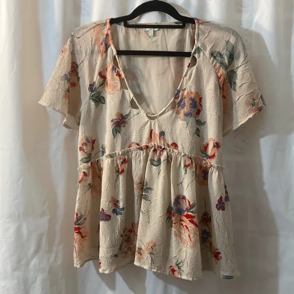 Lucky Brand Vintage Pink Floral Look Blouse with Neckline Details Size Small - Image 2