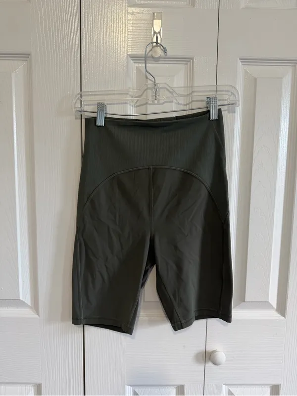 Lululemon Blissful Bend Super High-Rise Short 8" Army Green Size 6 - Image 5