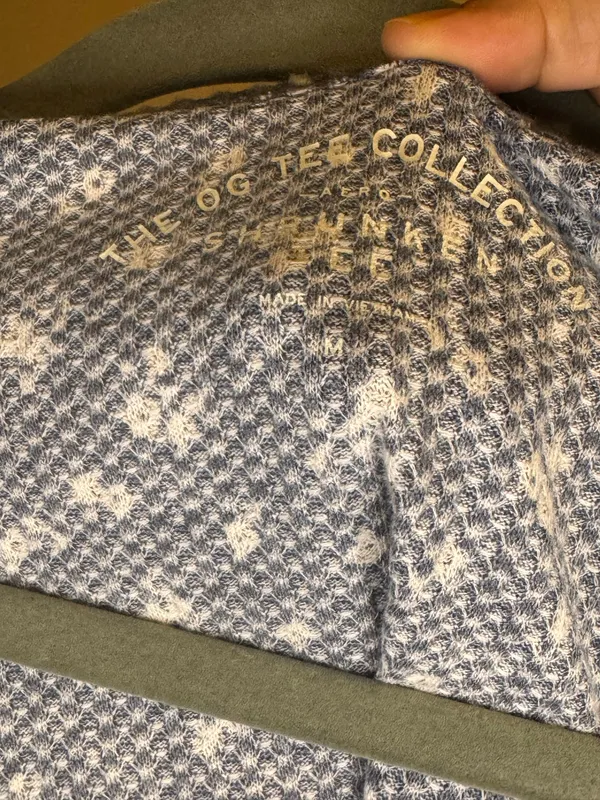 Aeropostale Junior's Soft Blue Floral Shrunken Tee Long Sleeve- Medium - Image 6
