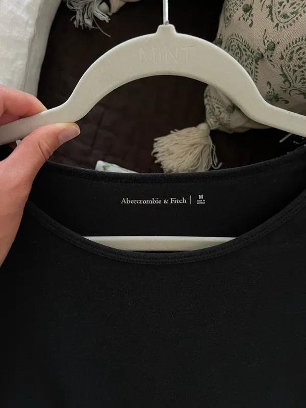 Super soft back cutout Abercrombie & Fitch black bodysuit - Image 9