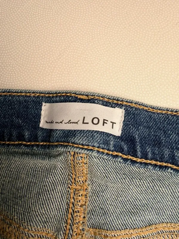 LOFT Women’s 00/24 Wide Leg Jeans High Rise Light Wash Raw Frayed Hem - Image 4