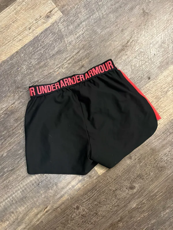 Under‎ Armour Black and Red Women's Athletic Shorts - Image 4