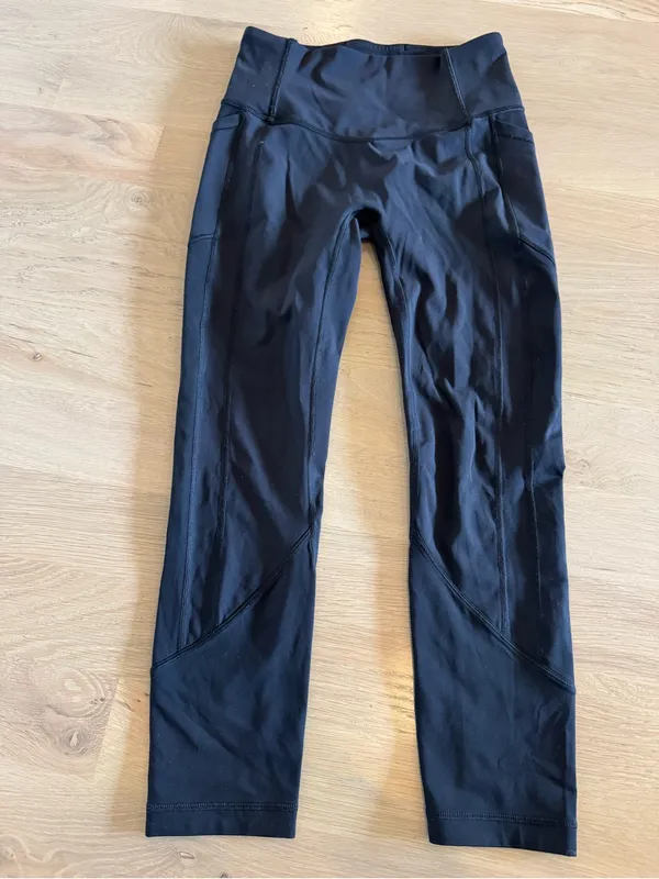 Lululemon All The Right Places Crop II 23" legging black size 6 - Image 6