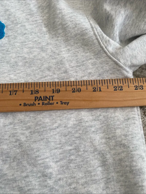 ON 34th L/S Crew Embroidered 3D Gray Sweatshirt Floral Flower Medium - Image 6