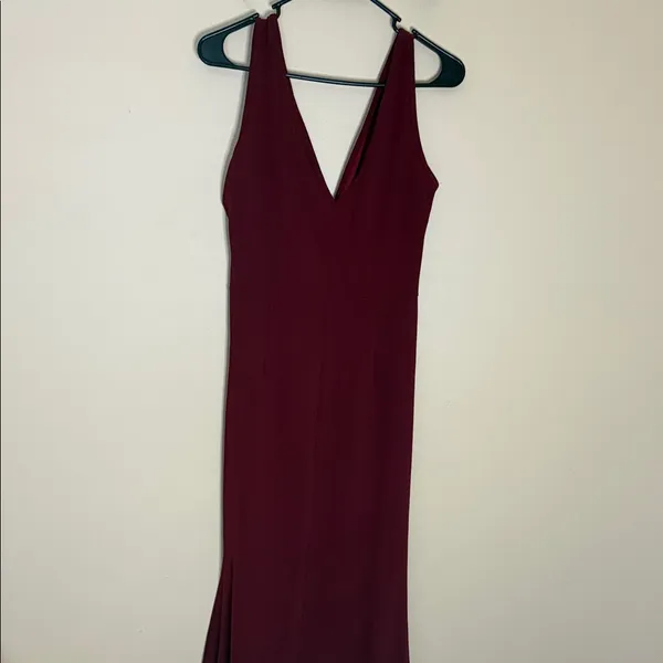Elegant Burgundy V-Neck Sleeveless Dress - Image 7