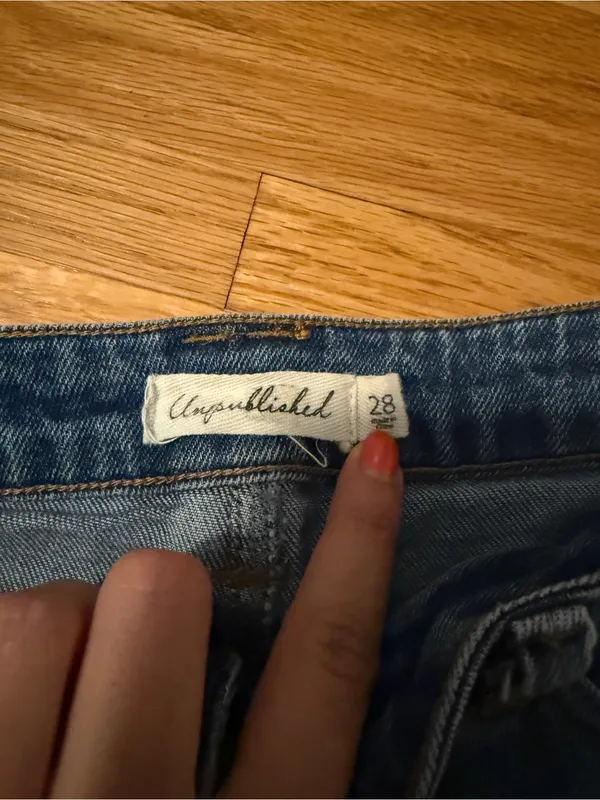 Unpublished raw hem denim shorts - Image 4