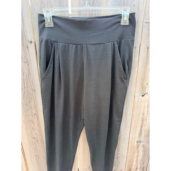 Vuori women's Lux At Ease Harem High Rise Jogger in Black Sz Small - Image 4