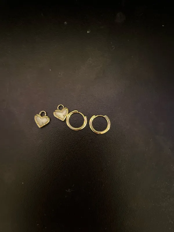 Kendra Scott Earrings Gold hearts  - Image 4
