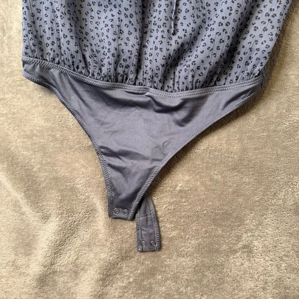 Abercrombie & Fitch Cheetah Print Chiffon Bodysuit Womens M Blue Animal Print - Image 8