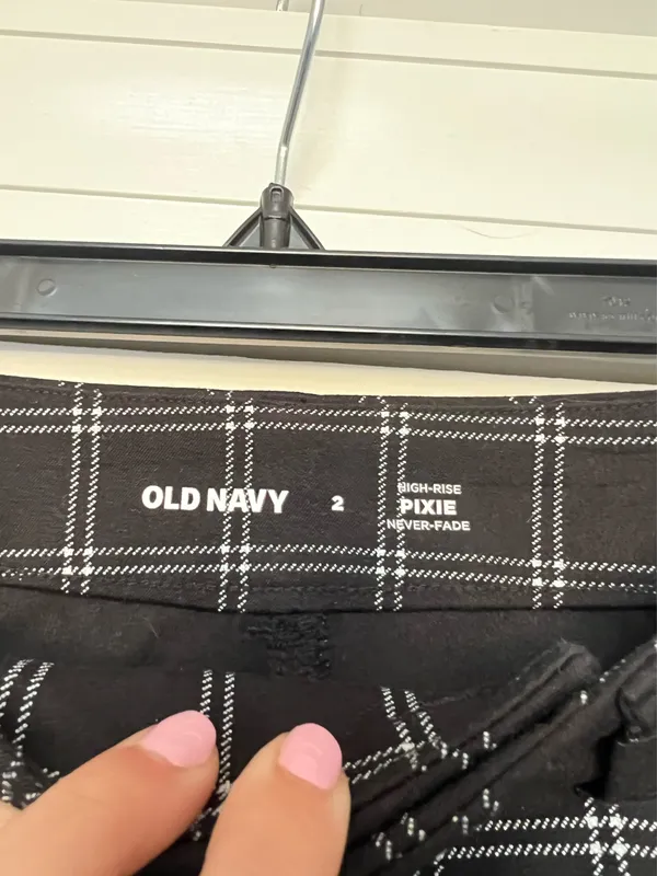 Women’s Black Pixie Pants Old Navy High Rise - Image 2