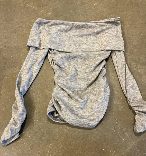 Missguided Off-The-Shoulder Sweater Grey - Image 3