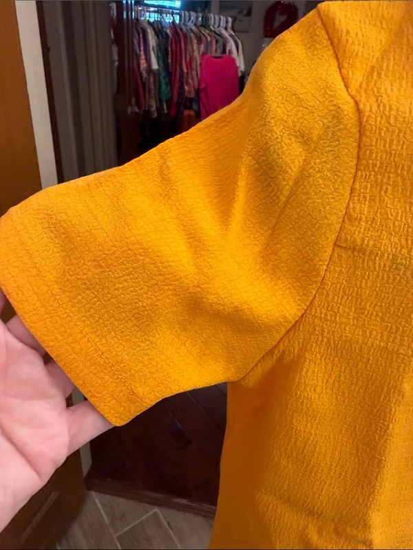 🌅🌅🌅3 for 12$🌅🌅🌅Women’s Yellow Short Sleeve Asymmetrical Top/Short Set-Med - Image 5